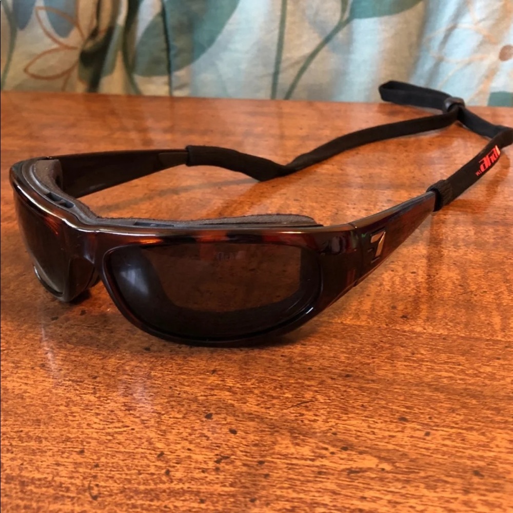 Tortoise frame riding Sunglasses 7 eye by panoptx